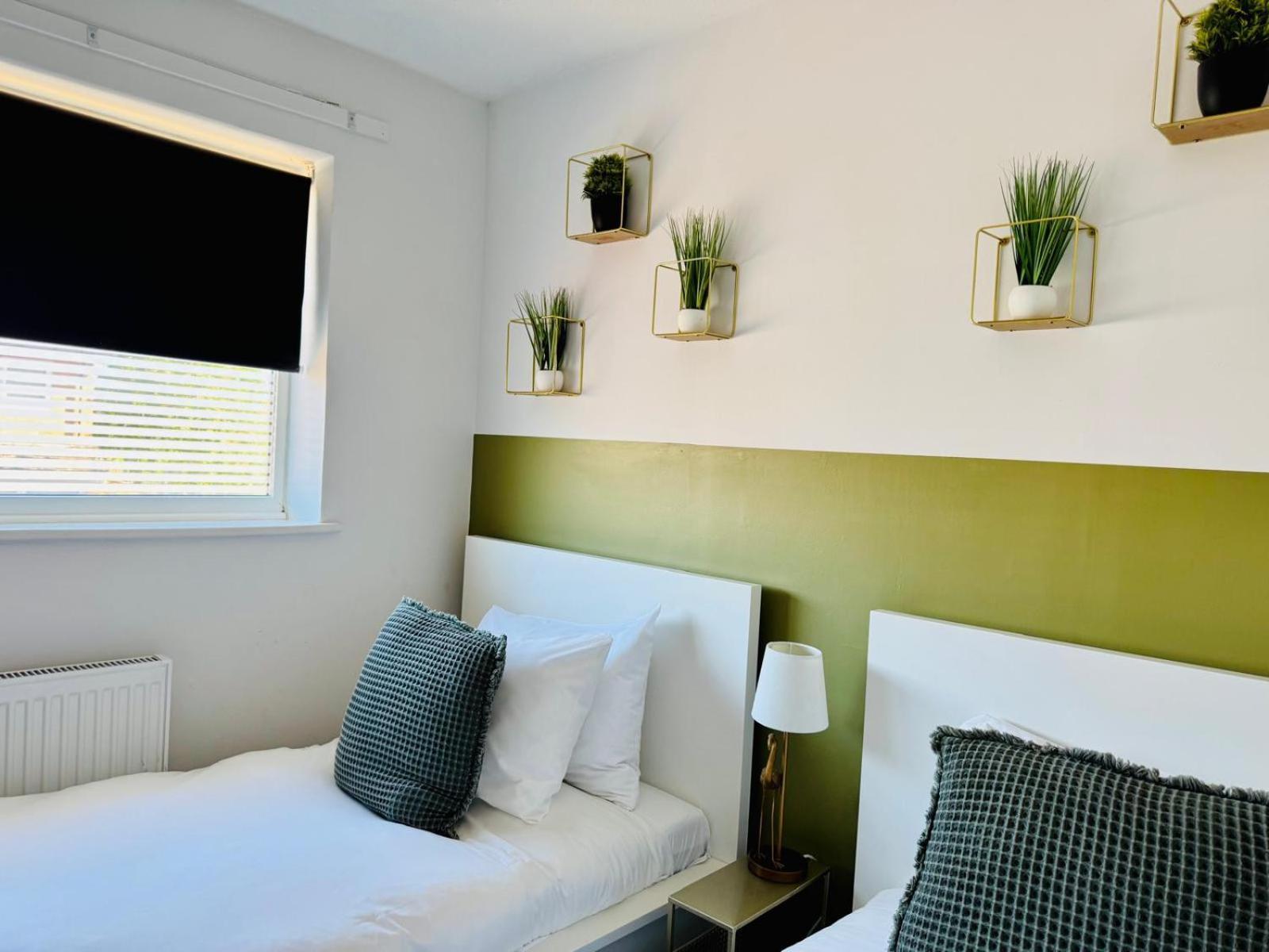 2 Bed House, Sleeps 6, Dog Friendly, Close To A14 M11, With Garden & Parking Long Stay Work Contractor Leisure, Jade CBG Dış mekan fotoğraf