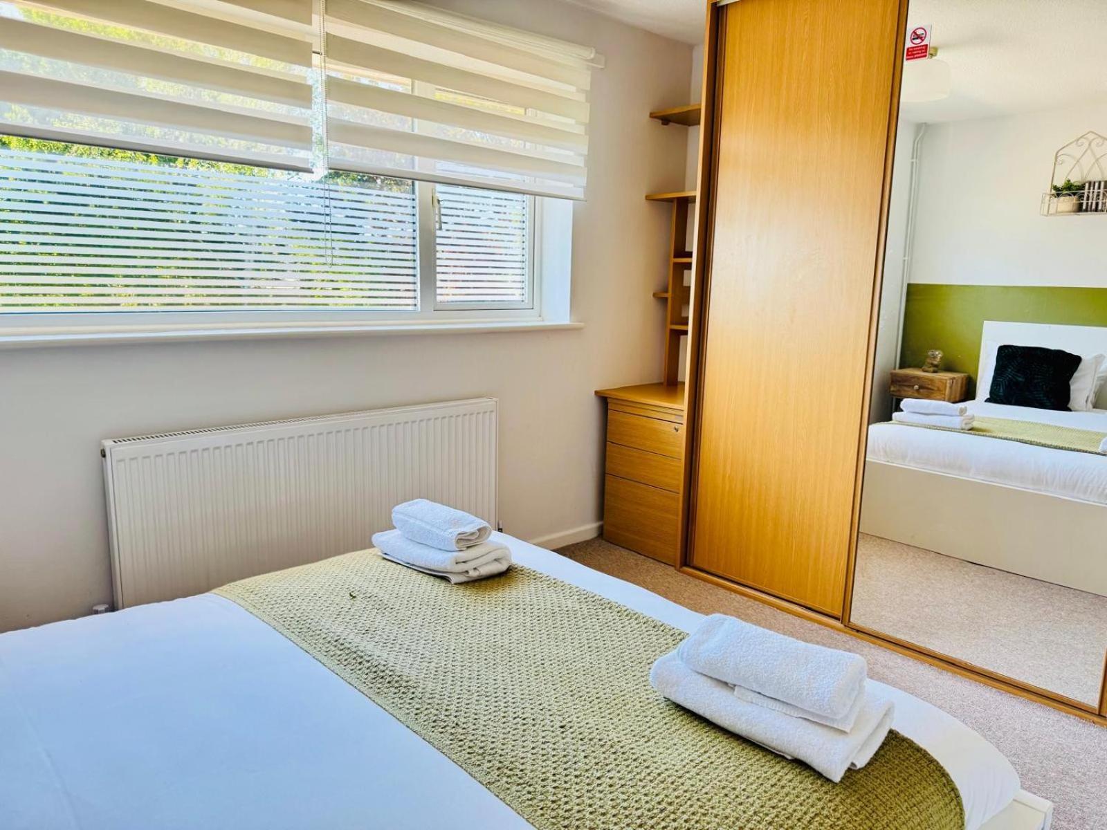 2 Bed House, Sleeps 6, Dog Friendly, Close To A14 M11, With Garden & Parking Long Stay Work Contractor Leisure, Jade CBG Dış mekan fotoğraf